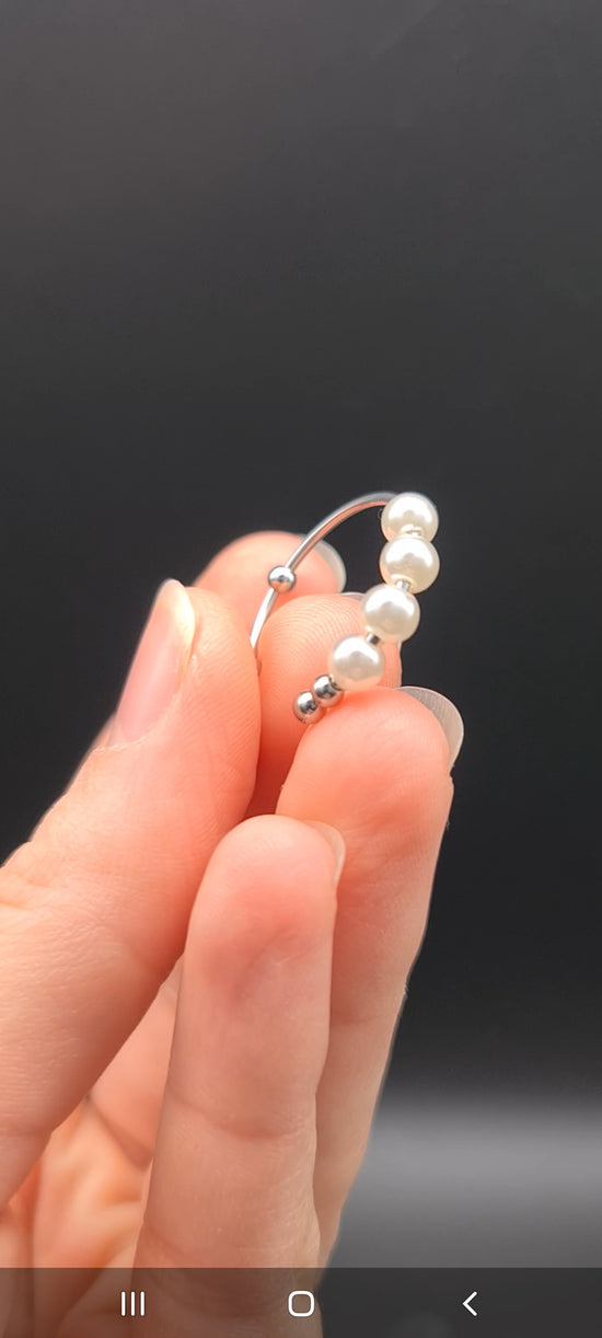 Anti Stress Ring, Ring mit Perlen, Perlenring, anxiety ring with white beads