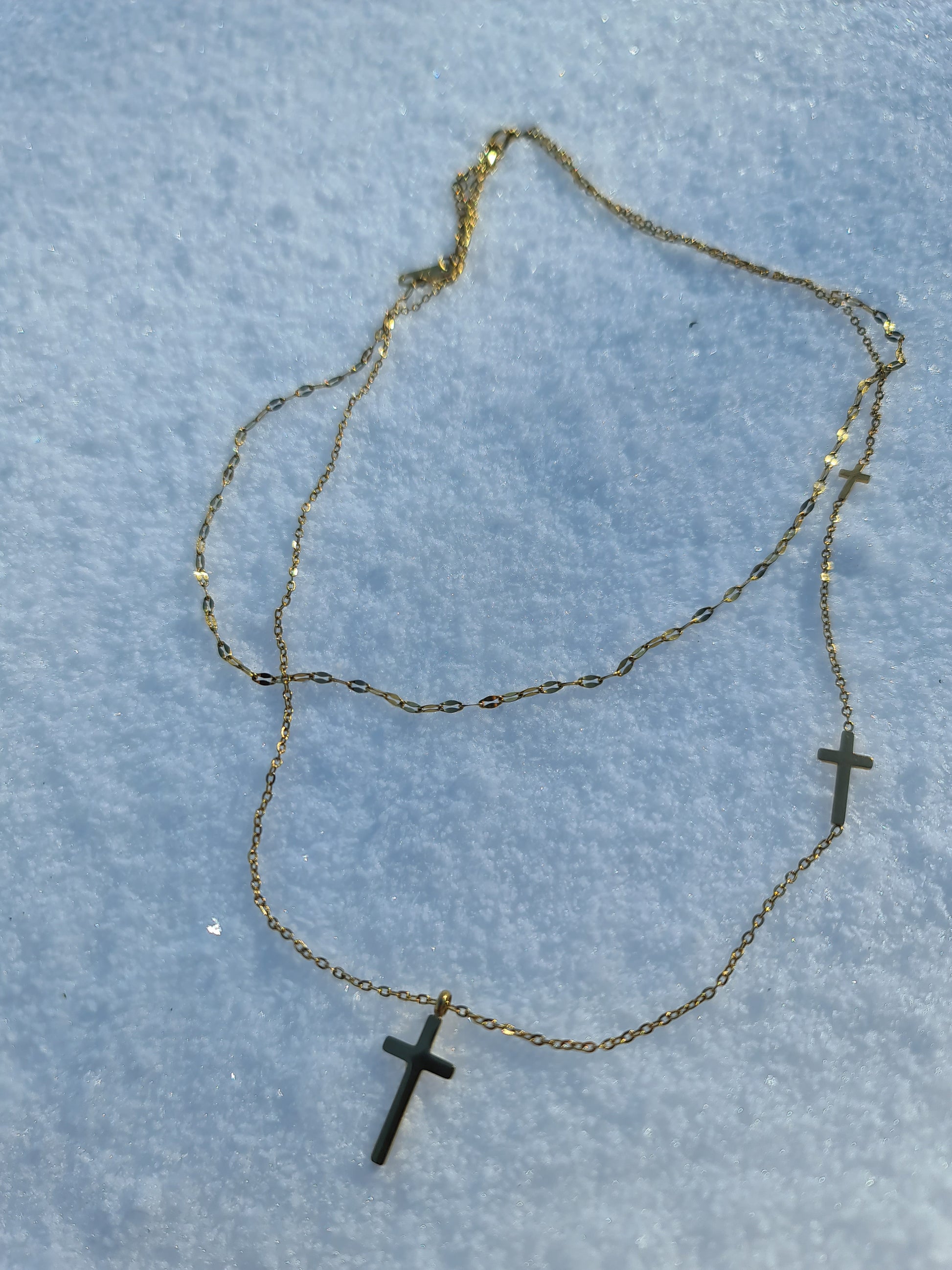 Mehrlagige Halskette mit 3 Kreuzen • Kruzifix Halskette • Geschenk zur Erstkommunion • Doppelkette mit Kreuz Anhängern