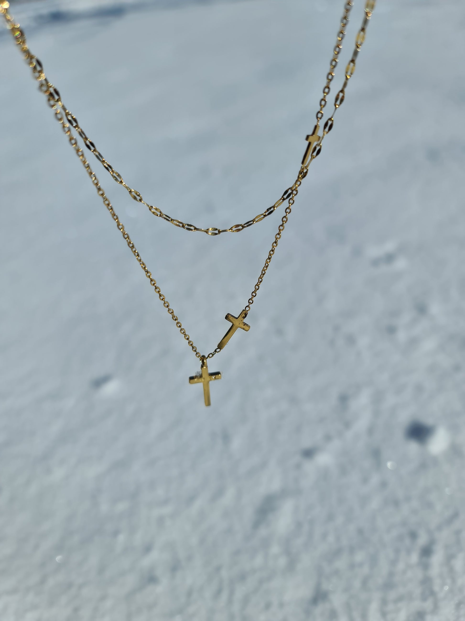 Mehrlagige Halskette mit 3 Kreuzen • Kruzifix Halskette • Geschenk zur Erstkommunion • Doppelkette mit Kreuz Anhängern