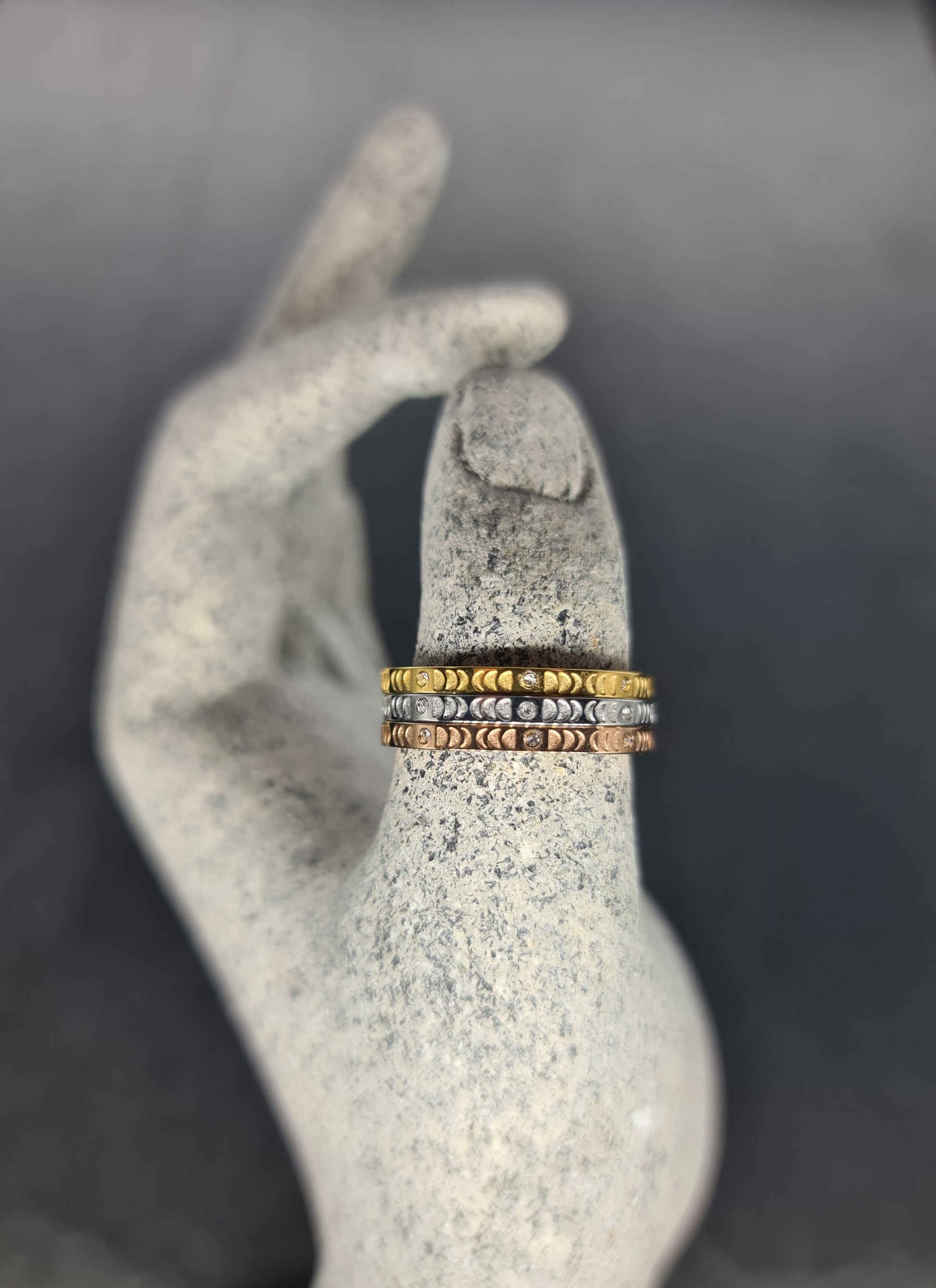 Mondphasen-Ring • Minimalistischer Stapelring mit Zirkonia • Himmlischer Schmuck in Gold Silber Roségold • JoJos Presents