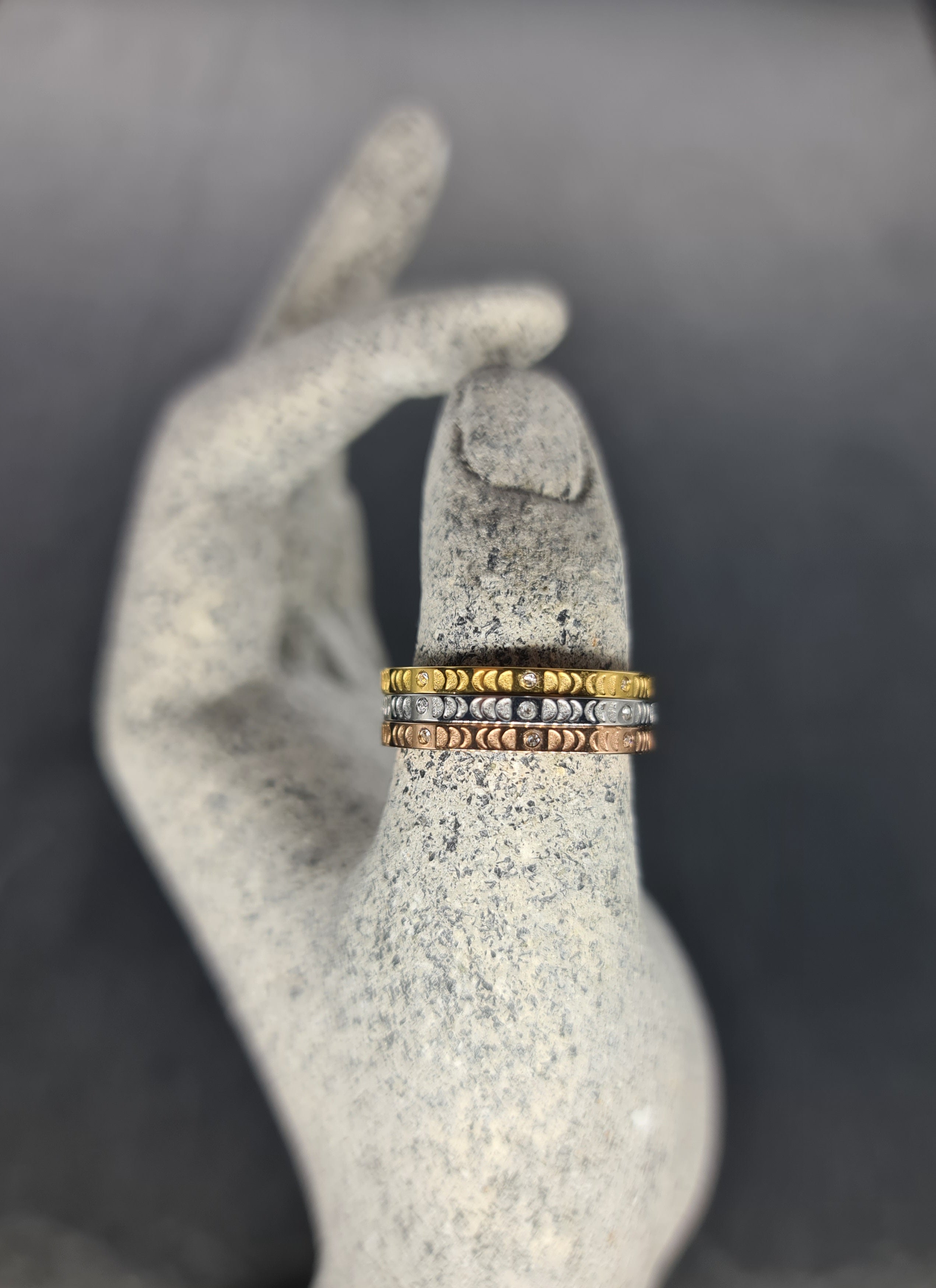 Mondphasen-Ring • Minimalistischer Stapelring mit Zirkonia • Himmlischer Schmuck in Gold Silber Roségold • JoJos Presents