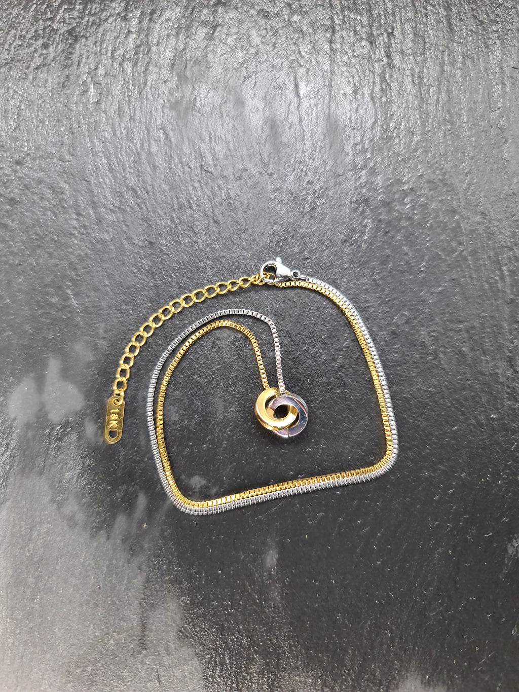 Ewigkeitskreis Halskette • Minimalistischer Schmuck in Silber & Gold • Unendlichkeit Kette • Geschenk Frauen Freundinnen • JoJos Presents