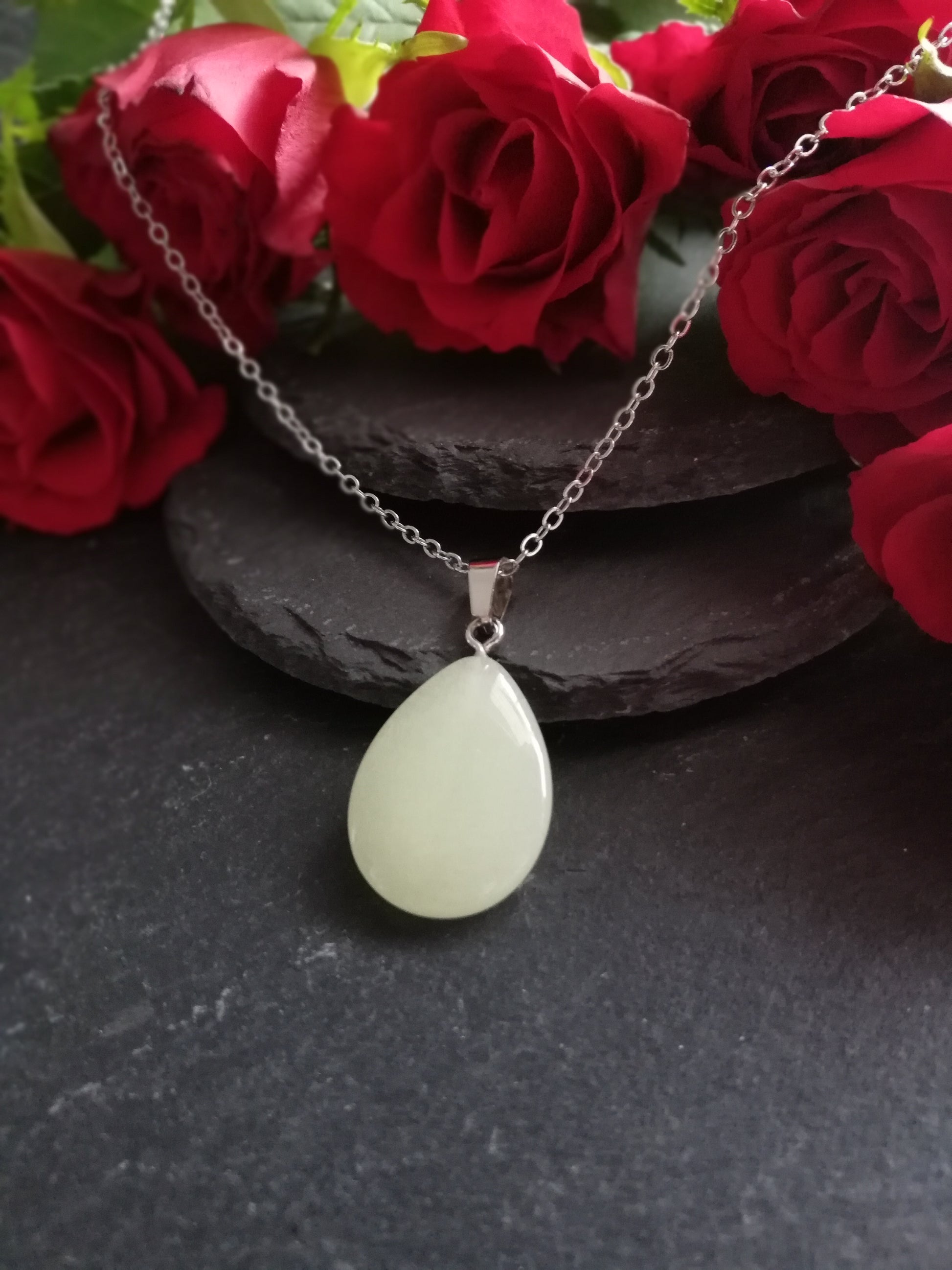 Leuchtende Kette Glow in the Dark • Silberkette mit leuchtendem Anhänger • JoJos Presents