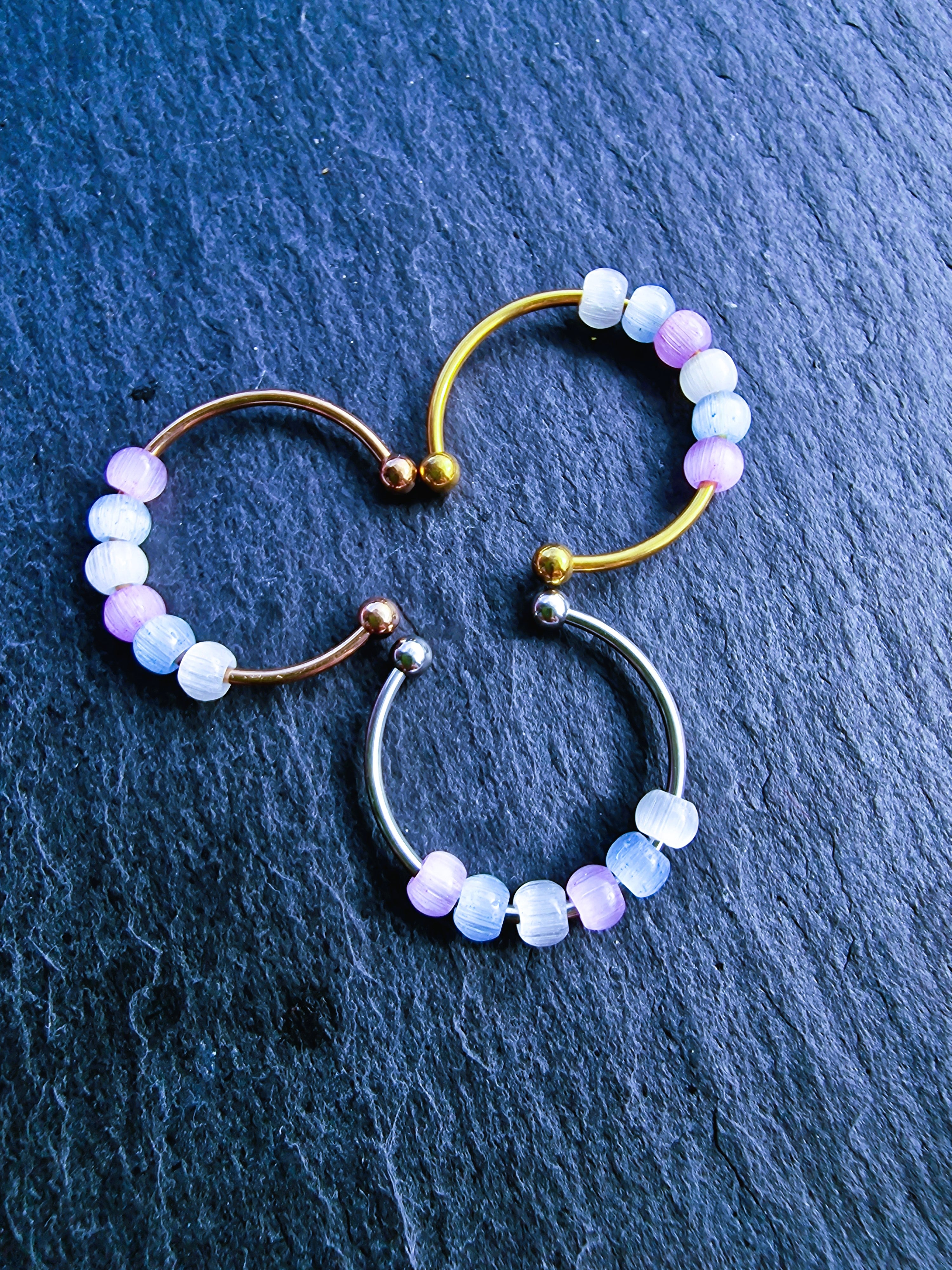 Bague anti-stress « Aurora » • Bague Fidget réglable pour femme • Bague d'anxiété • Perles en verre œil de chat • Idée cadeau pour elle • JoJos Presents