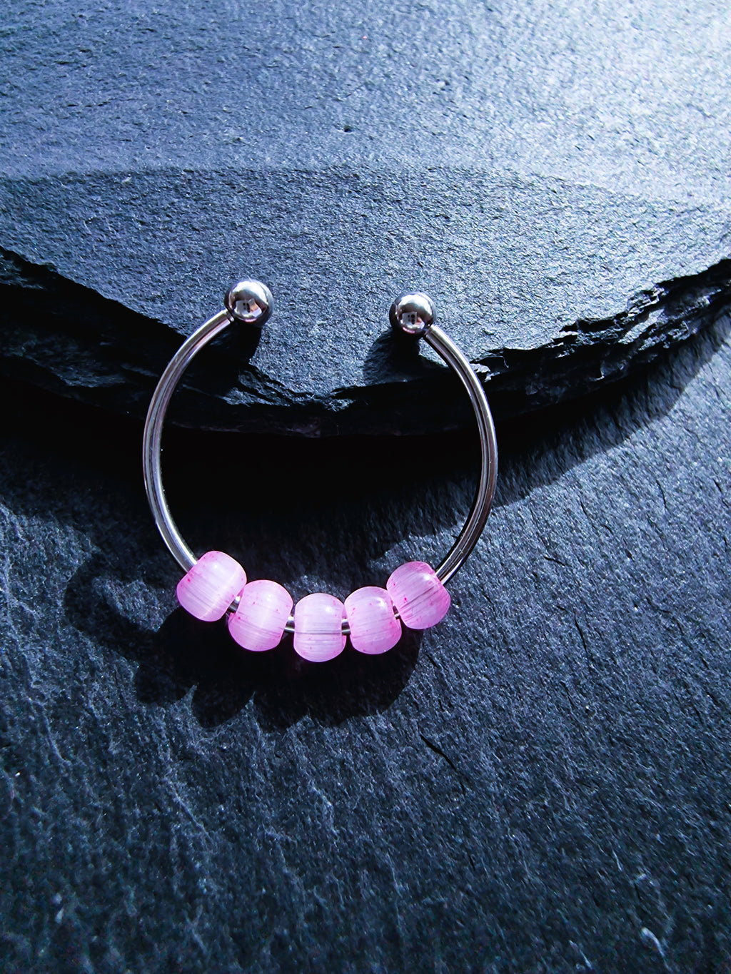 Anti-Stress-Ring „Rosalie“ • Drehbarer Fidget Ring aus Edelstahl in Gold, Silber & Roségold • Verstellbarer Ring mit rosa Perlen • Geschenk