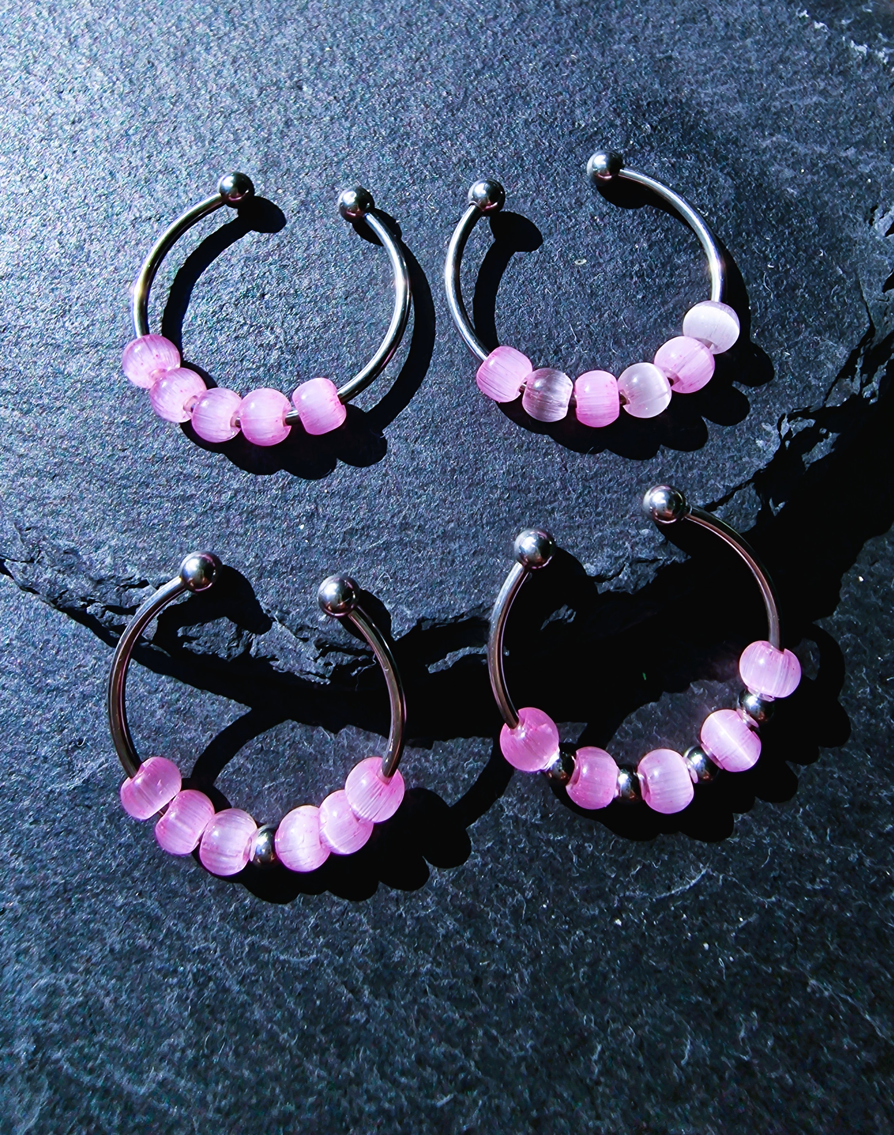 Anti-Stress-Ring „Rosalie“ • Drehbarer Fidget Ring aus Edelstahl in Gold, Silber & Roségold • Verstellbarer Ring mit rosa Perlen • Geschenk