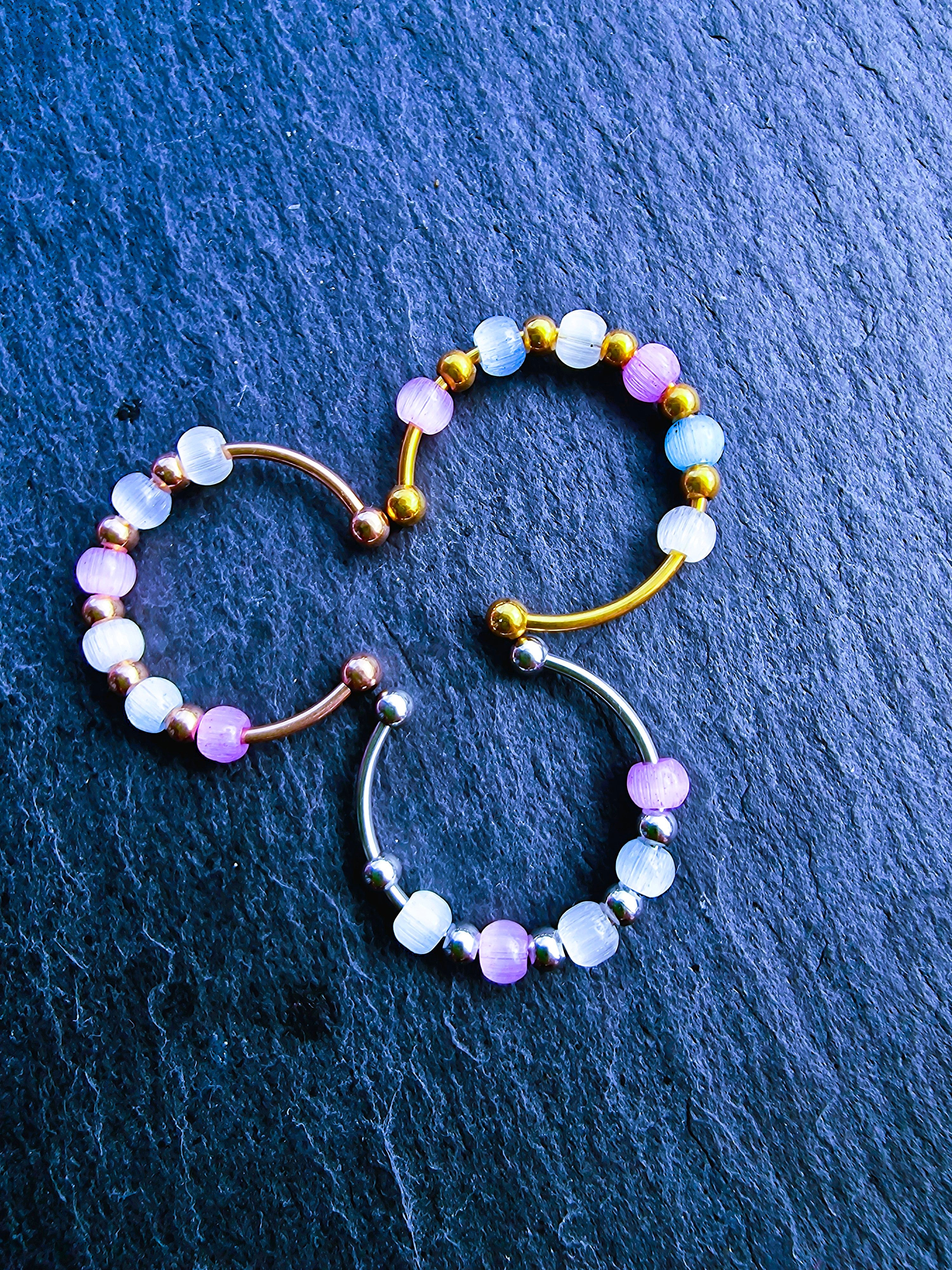 Bague anti-stress « Aurora » • Bague Fidget réglable pour femme • Bague d'anxiété • Perles en verre œil de chat • Idée cadeau pour elle • JoJos Presents