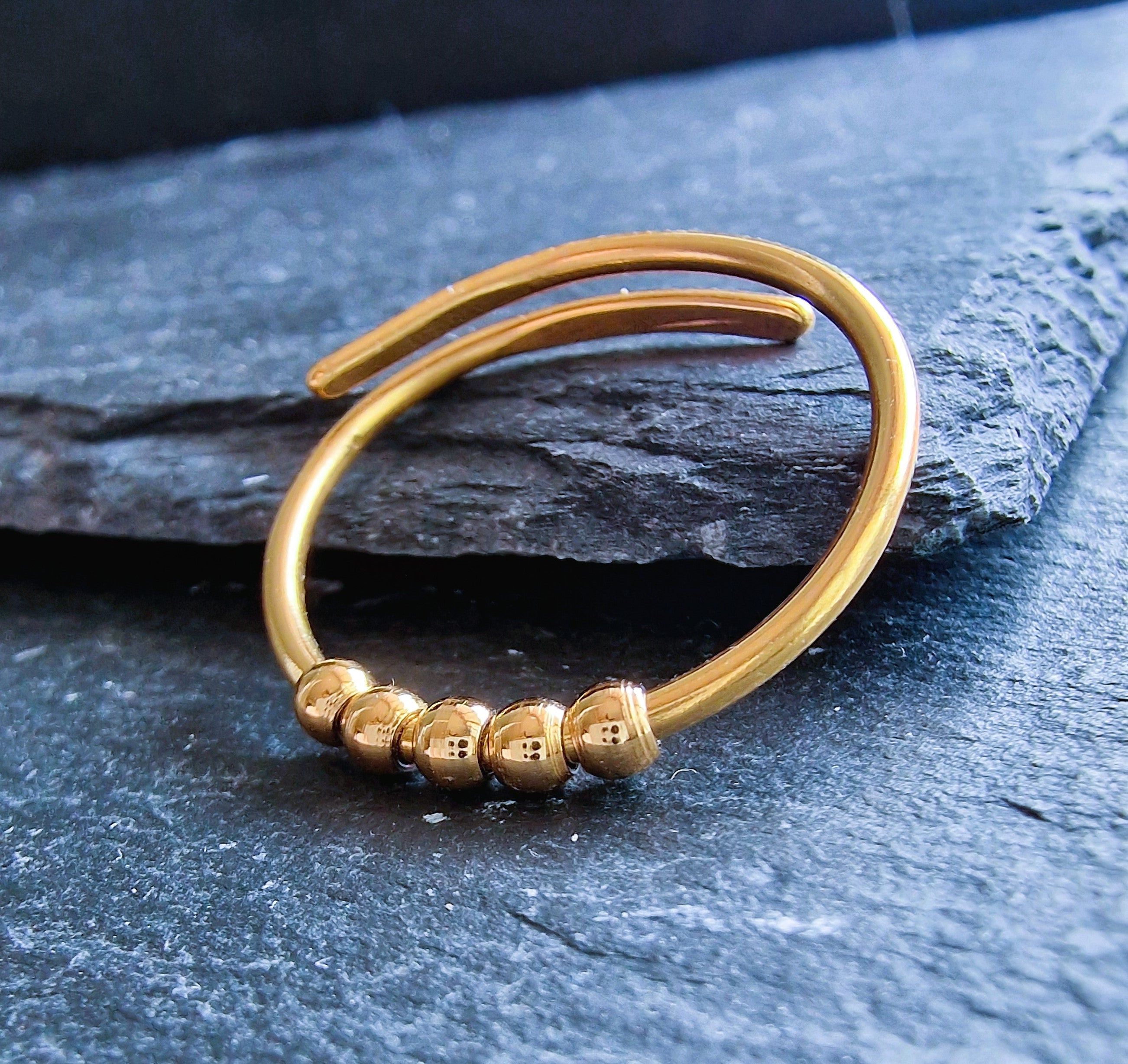 Anti-Stress-Ring Grace – verstellbarer Fidget Ring für kräftige Finger