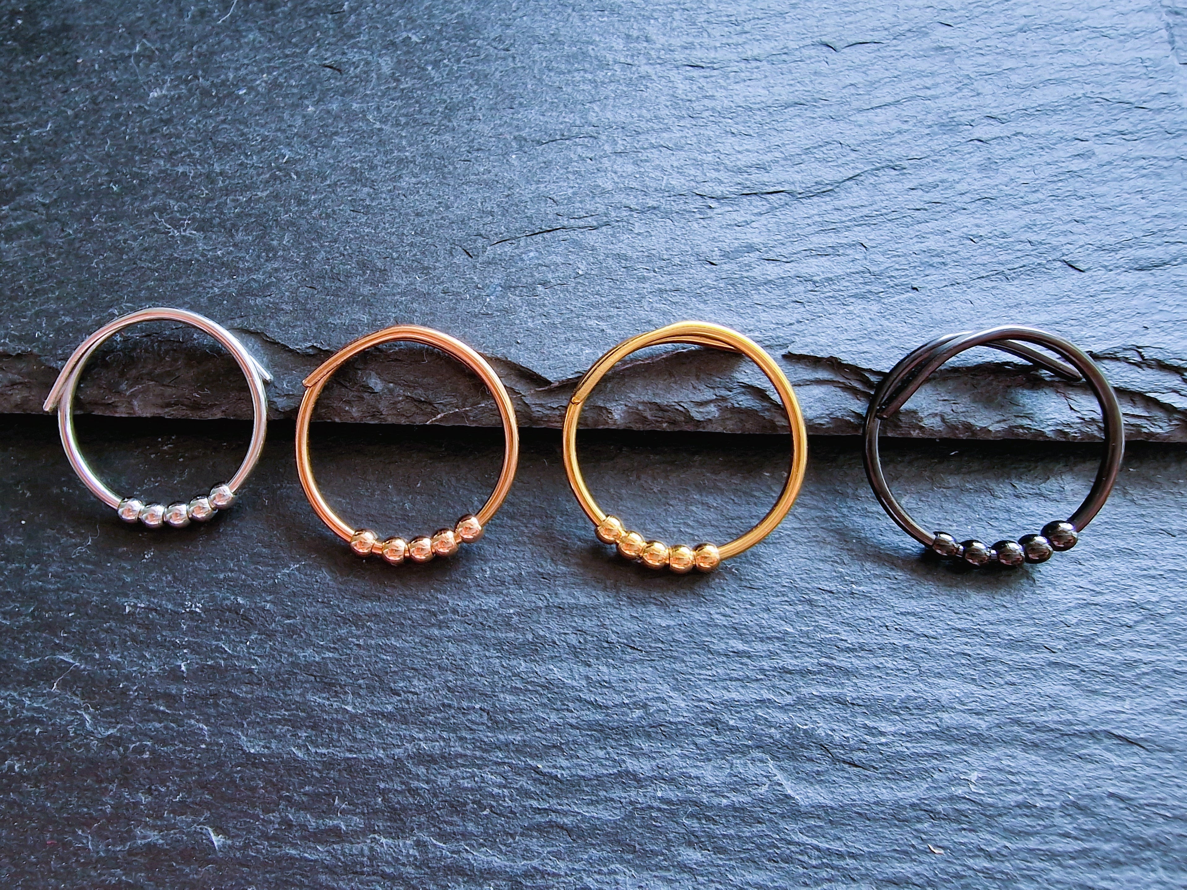 Anti-Stress-Ring Grace – verstellbarer Fidget Ring für kräftige Finger
