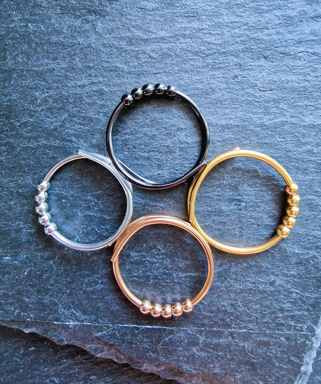 Anti-Stress-Ring Grace – verstellbarer Fidget Ring für kräftige Finger