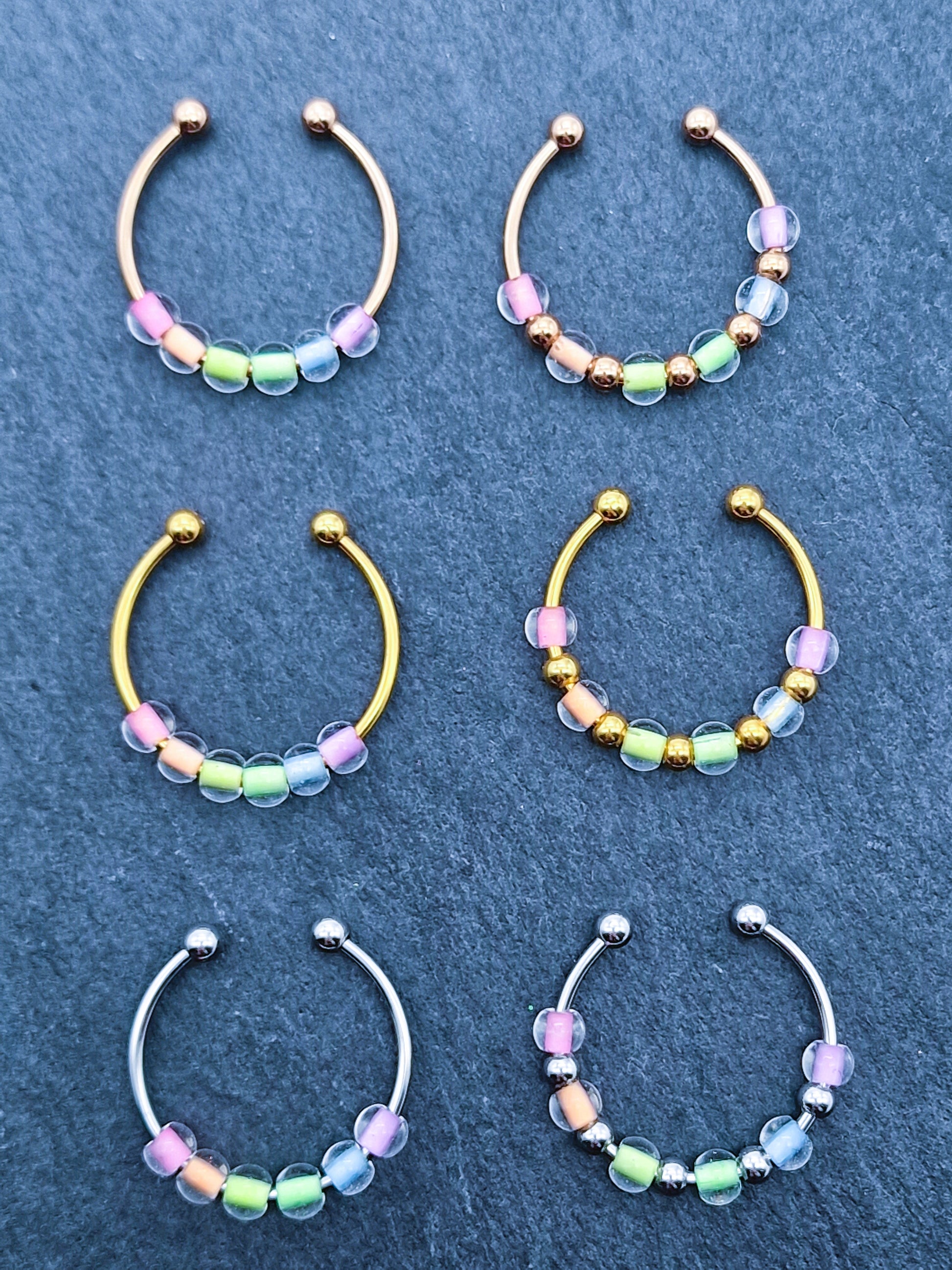 Anti-Stress-Ring "Rainbow" • LGBTQ Pride Ring • Regenbogen Ring • Verstellbarer Anxiety Ring • Farbenfroher Ring mit Glasperlen • Pride Month