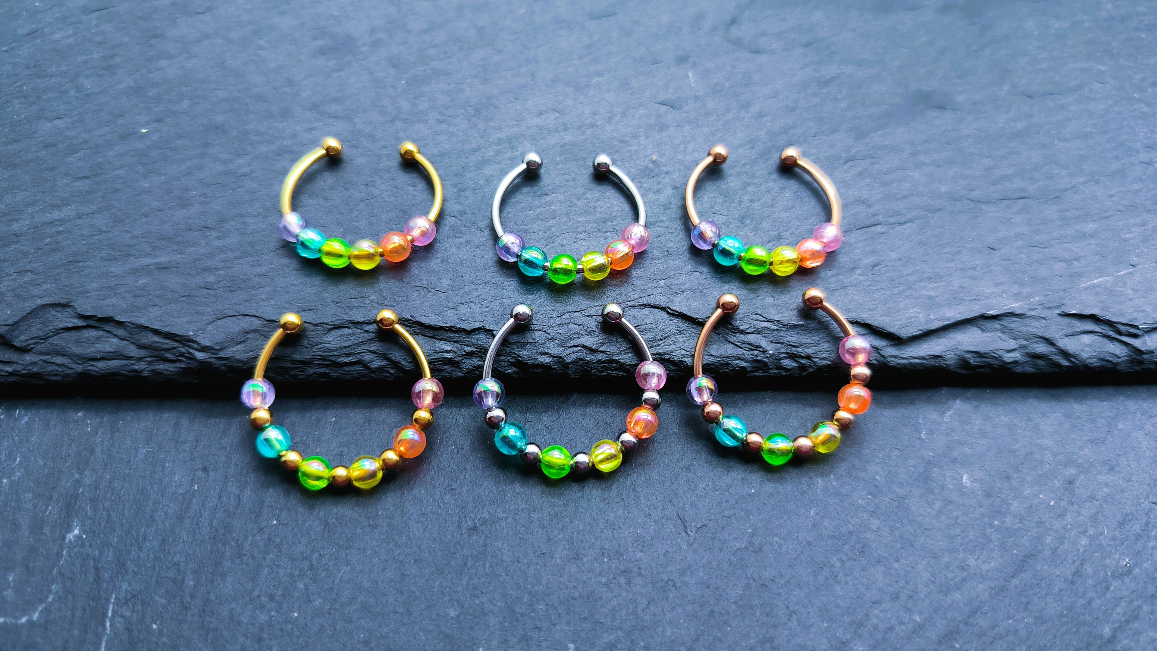 Bunter Fidget Ring mit Regenbogenperlen – verstellbarer Spiel- & Beschäftigungsring für Alltag oder  Schule | Kalea