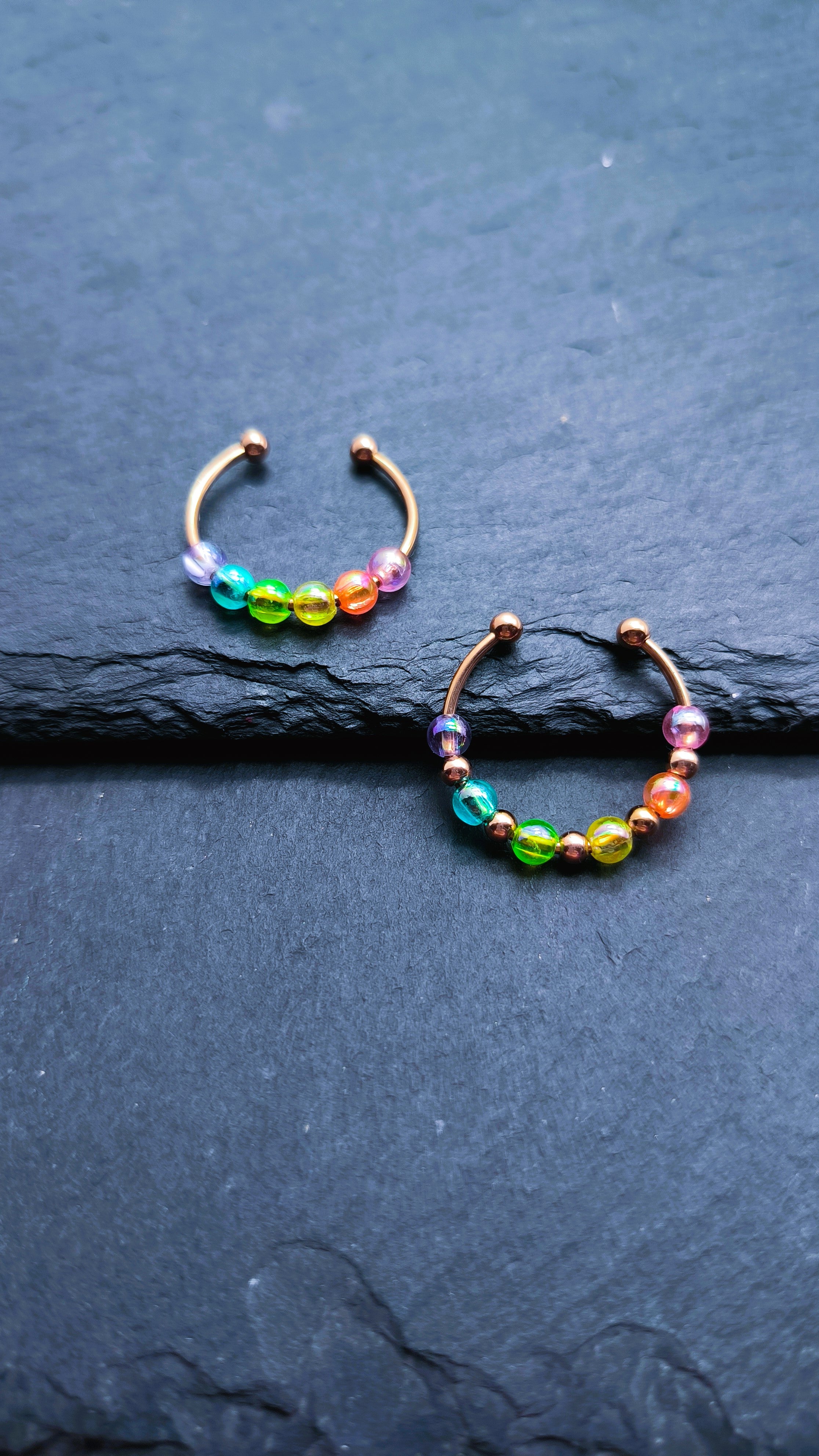 Bunter Fidget Ring mit Regenbogenperlen – verstellbarer Spiel- & Beschäftigungsring für Alltag oder  Schule | Kalea