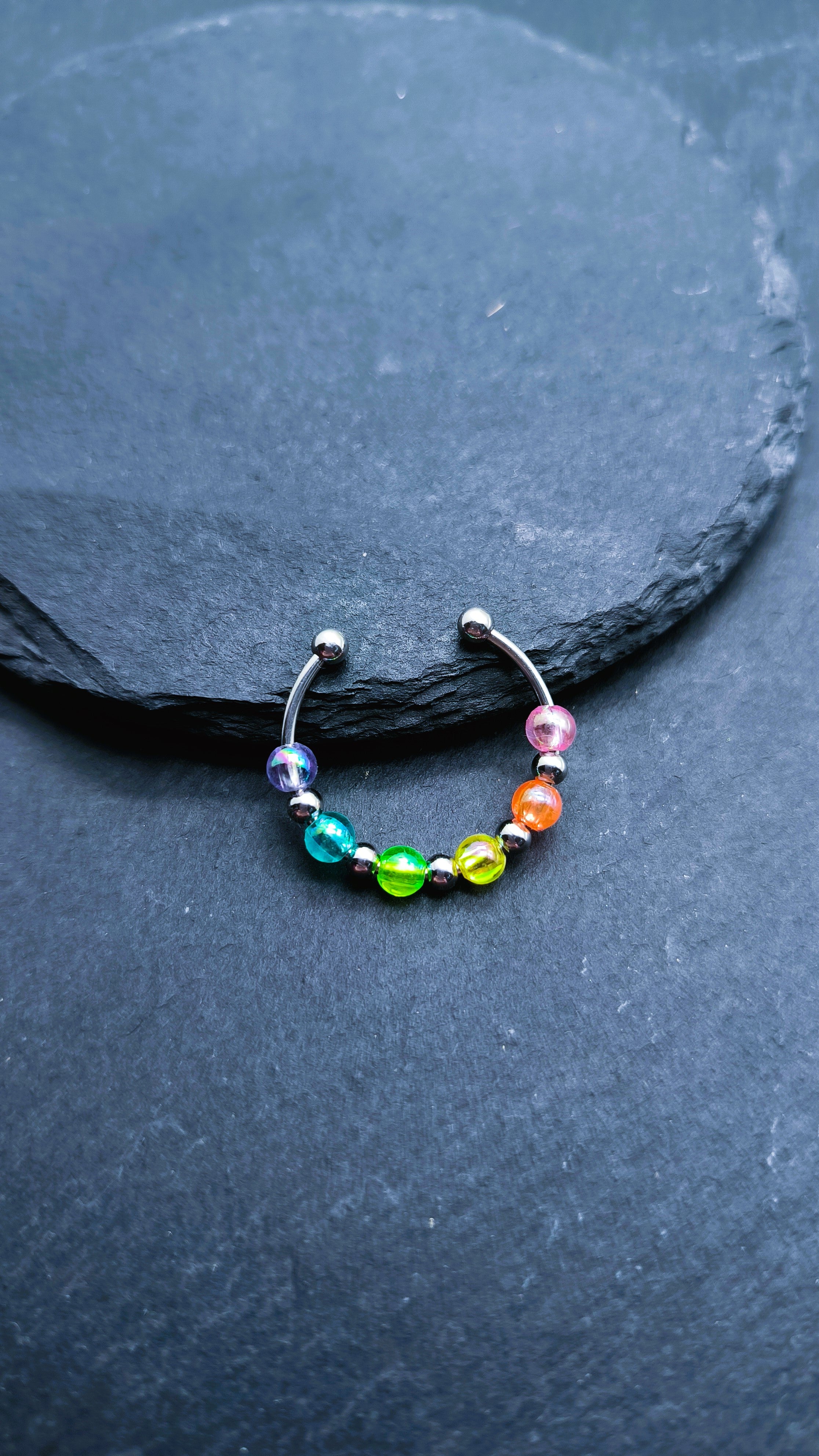Bunter Fidget Ring mit Regenbogenperlen – verstellbarer Spiel- & Beschäftigungsring für Alltag oder  Schule | Kalea
