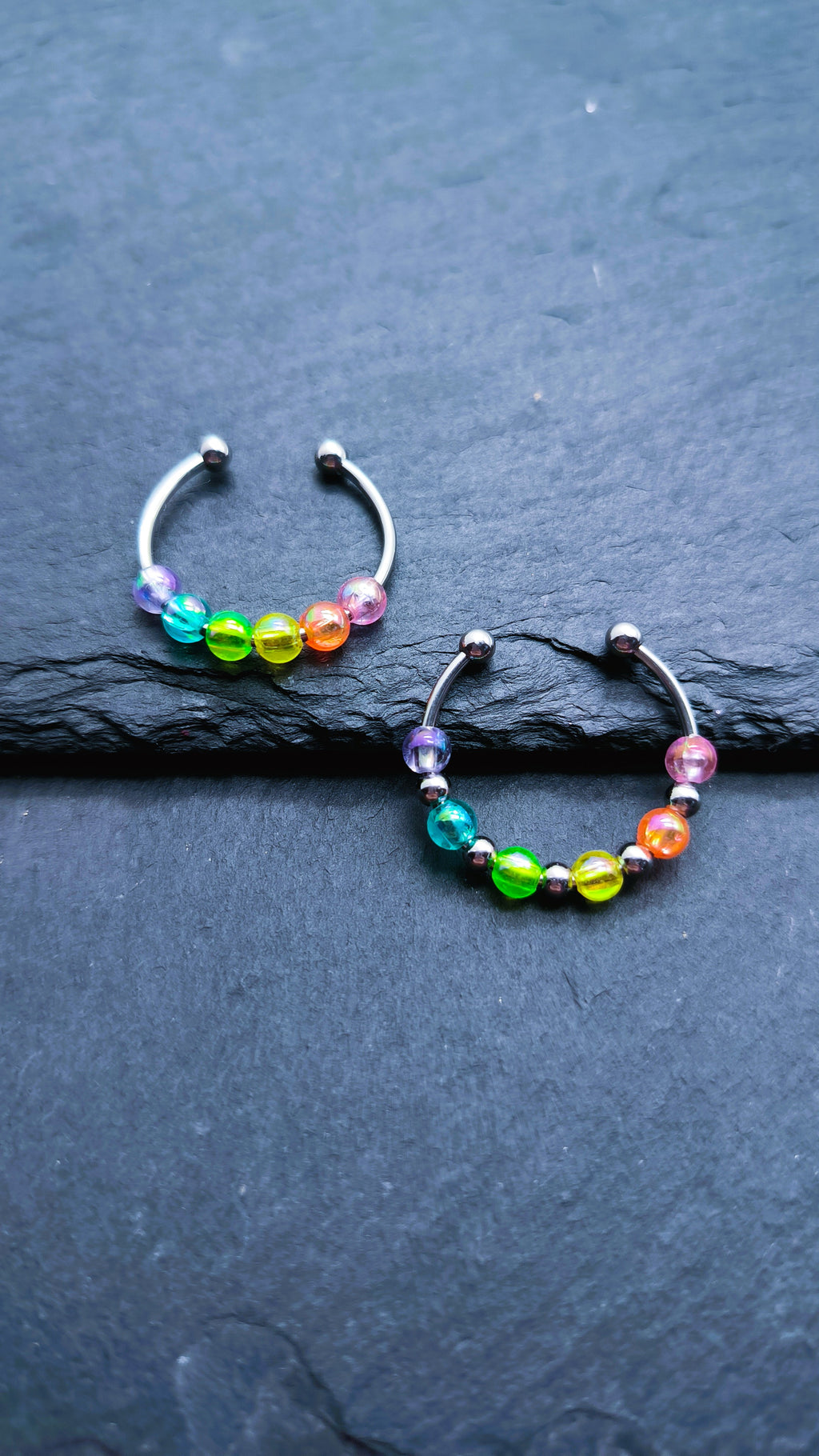 Bunter Fidget Ring mit Regenbogenperlen – verstellbarer Spiel- & Beschäftigungsring für Alltag oder  Schule | Kalea