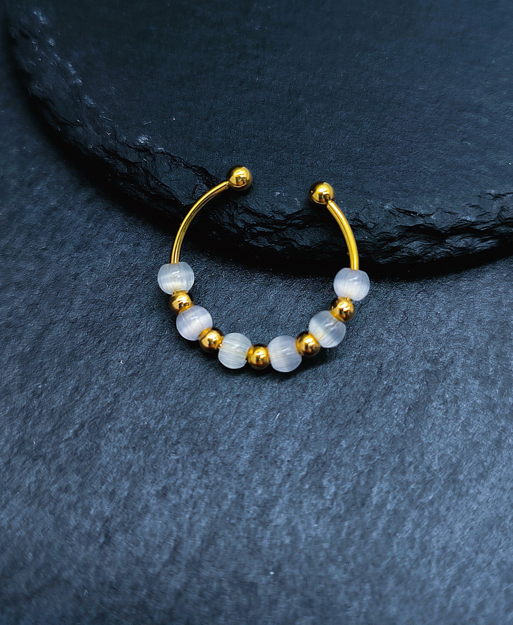 Minimalistischer Anxiety Ring mit drehbaren Glasperlen – verstellbarer Beruhigungsring für Alltag & Fokus | Lumi
