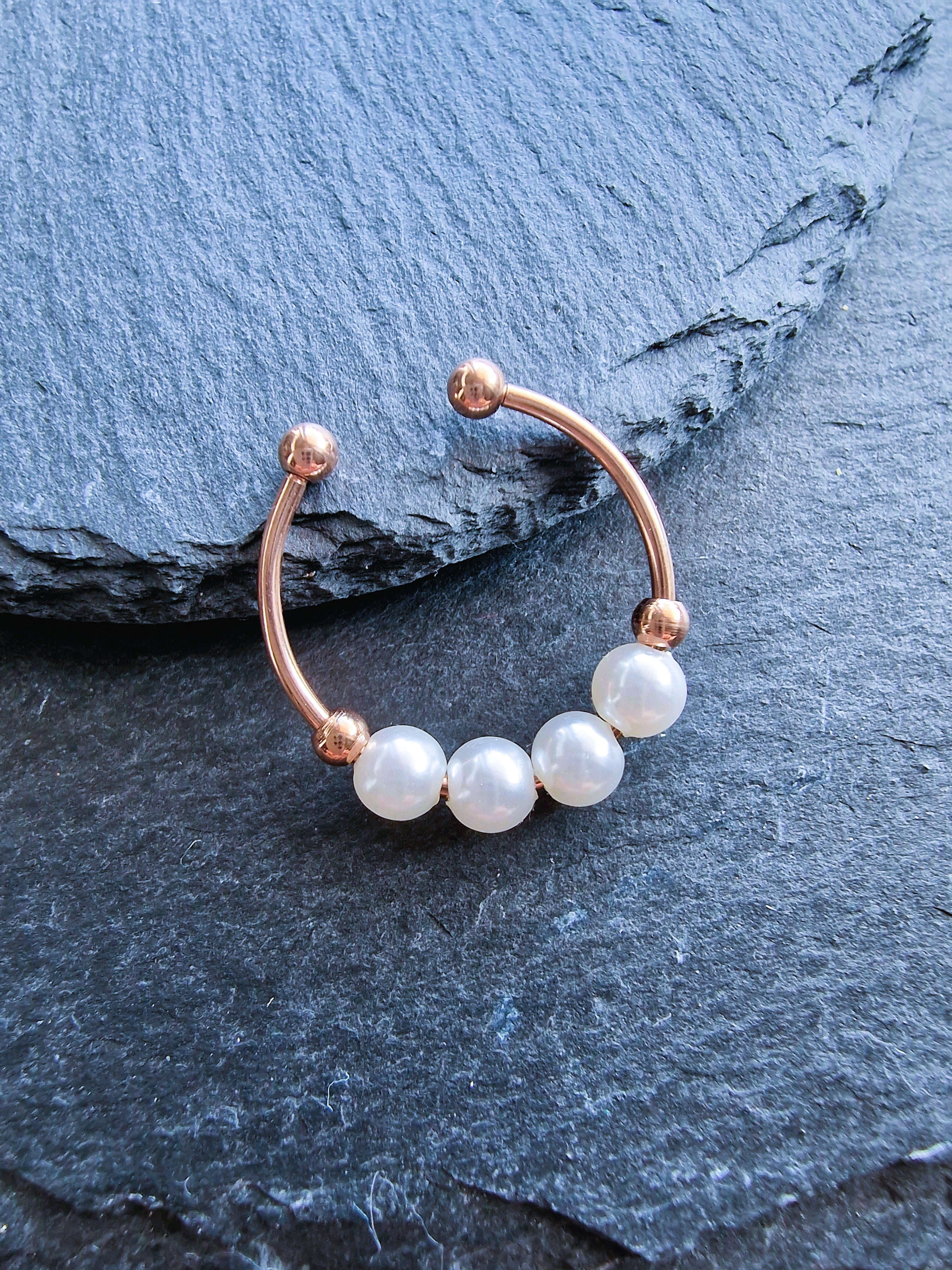 Anti-Stress-Ring Luna – zarter Perlenring für Ruhe & Fokus