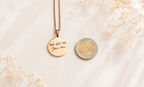Halskette mit echter Handschrift | Schmuck mit gravierter Handschrift | Individueller Anhänger 22mm | Erinnerungskette | Gedenkkette