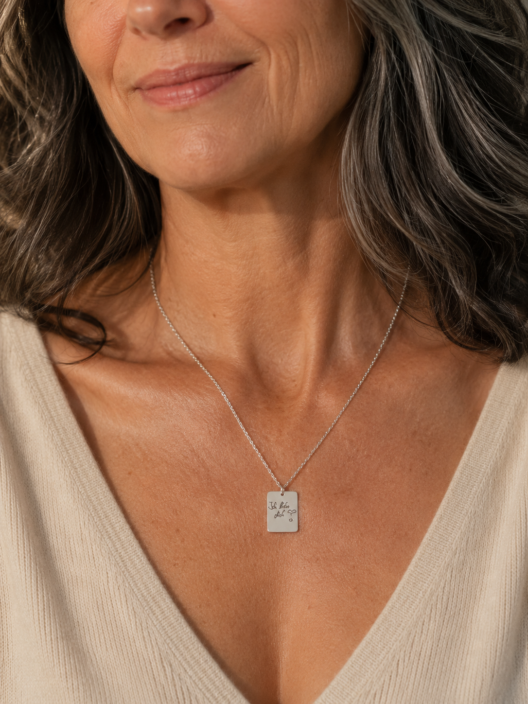 Personalisierte Handschrift Kette – Rechteck Anhänger mit Gravur | Geschenk für Mama oder Papa | Erinnerung Schmuck