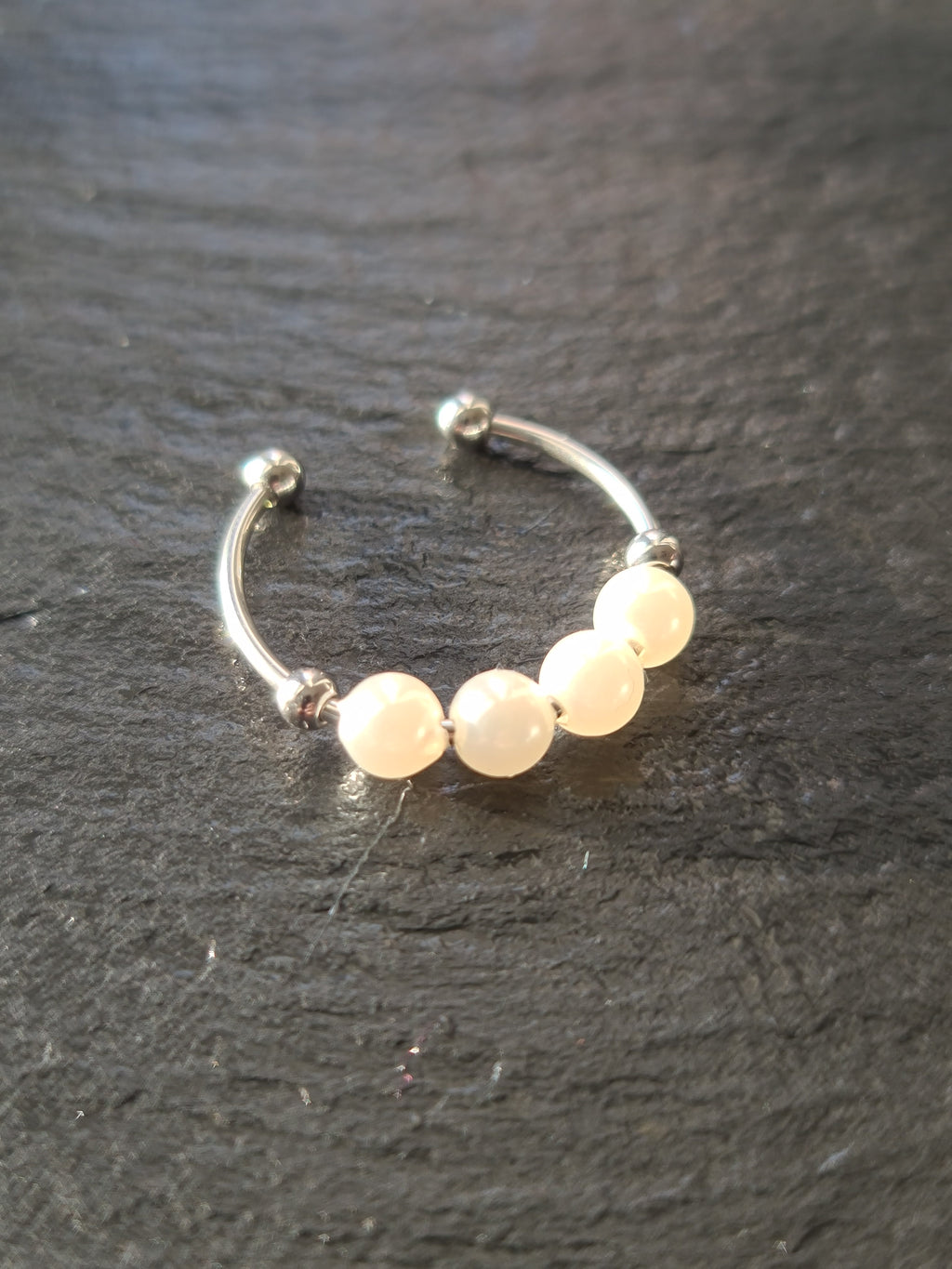 Anti-Stress-Ring „Luna“ • Verstellbarer Perlenring Damen • Anxiety Ring • Geschenkidee für Sie • Entspannungsschmuck • Brautjungfern